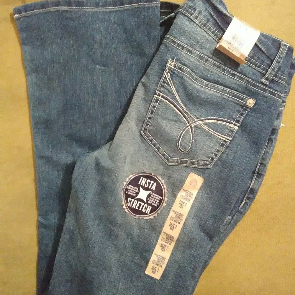 Jeans - Picture 2 of 3